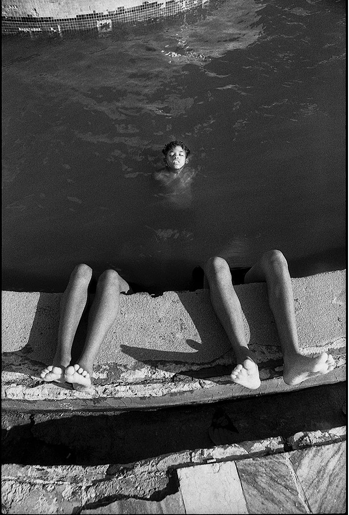 Manuel Almenares is a self taught street and documentary photographer from Havana Cuba. His wor 1 e1758273022774