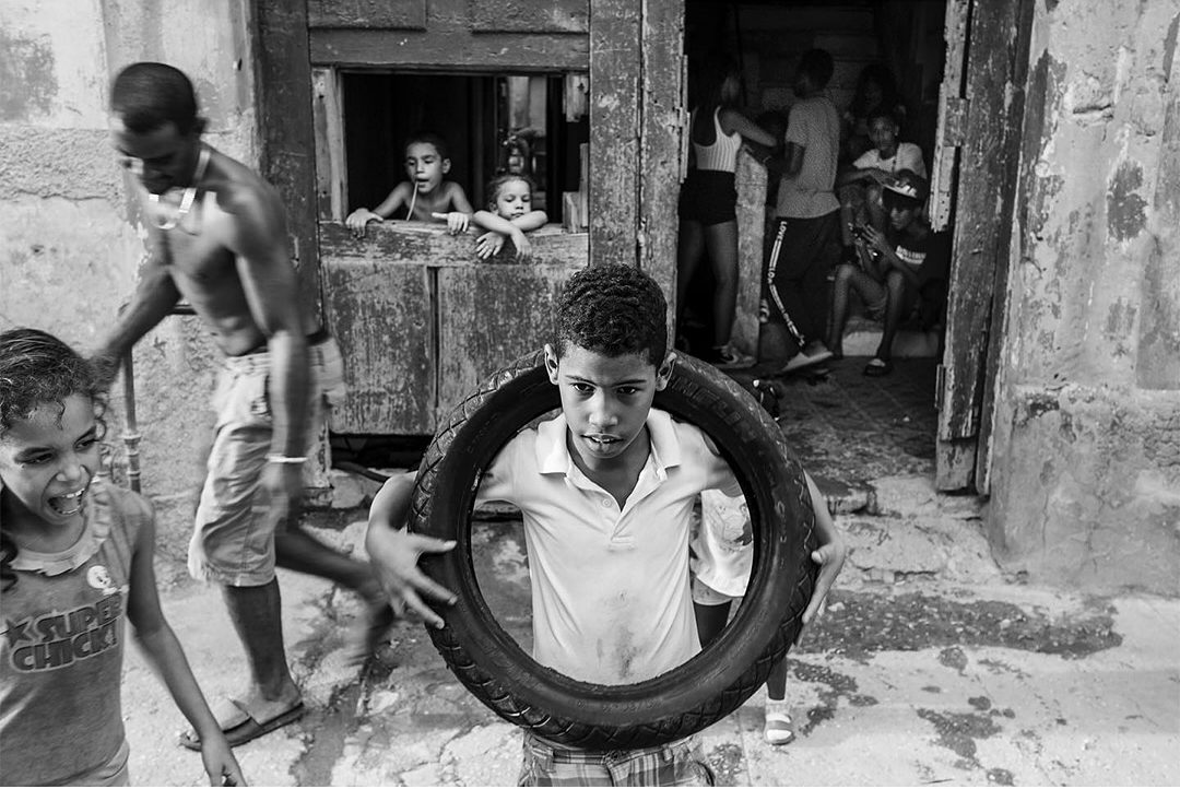 Manuel Almenares is a self taught street and documentary photographer from Havana Cuba. His wor 2 e1758263367927