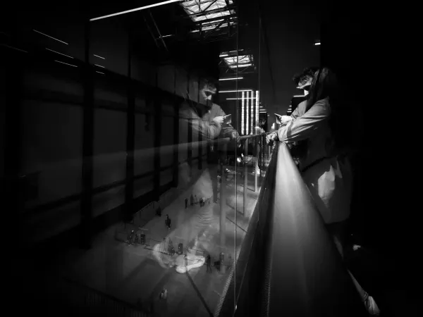 Riflessi Street Photography Londra 064cc955